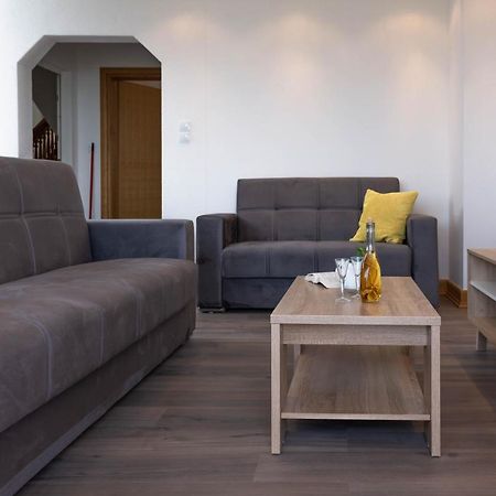 Apartmani Sandra Kaštela Esterno foto