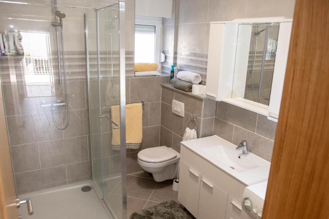Apartmani Sandra Kaštela Esterno foto