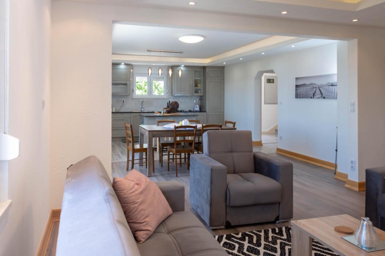 Apartmani Sandra Kaštela Esterno foto