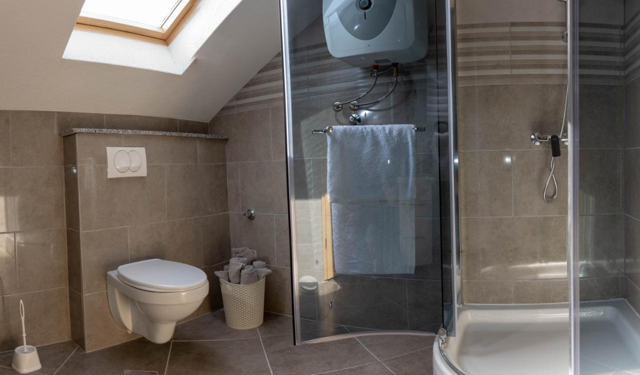 Apartmani Sandra Kaštela Esterno foto